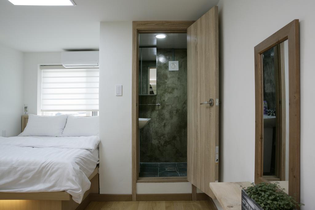 Woo Guest House Seoul Værelse billede